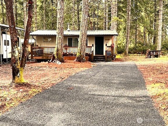 2nd image of 61 NE Madrona Court