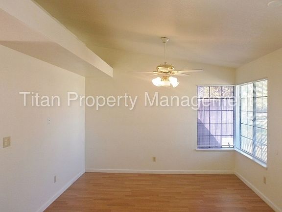 4th image of 4940 Palm Ave