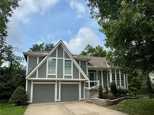 4904 Rosehill Dr, Shawnee, KS 66216
