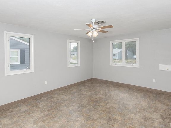 4th image of 3723 10th Avenue Ct