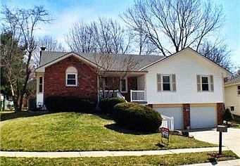 1st image of 925 Amesbury Ave