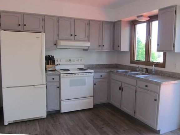 5th image of 144 Clayton Ave