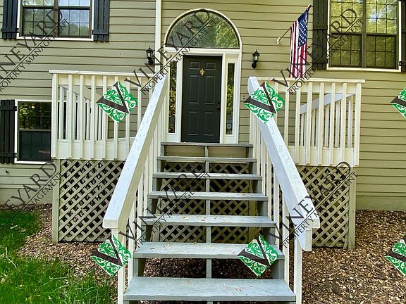 3rd image of 583 Gregory Manor Dr SW
