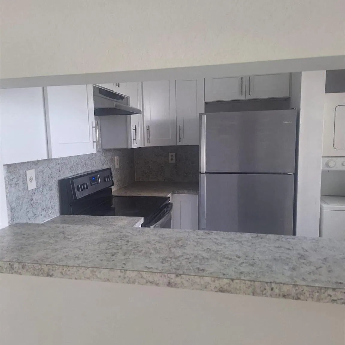 3 bed, 2.0 bath, 1093 sqft, $2,475 — Photo 2