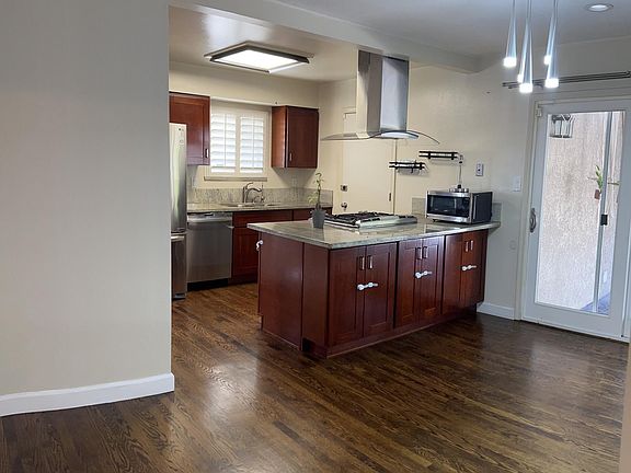 2nd image of 5327 Coco Palm Dr