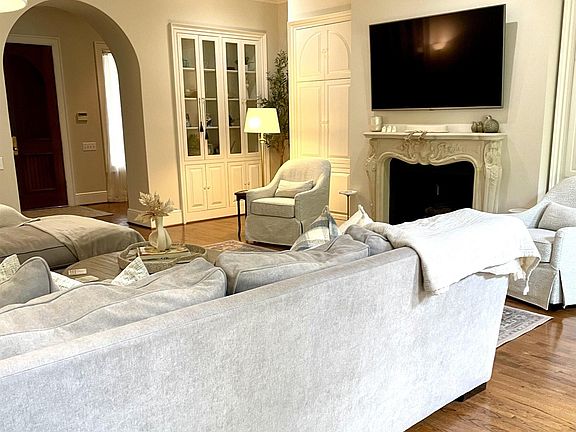 5th image of 205 Hidden Hills Dr