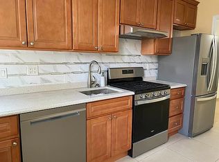 34-33 42nd St #2R, Long Island City, NY 11101