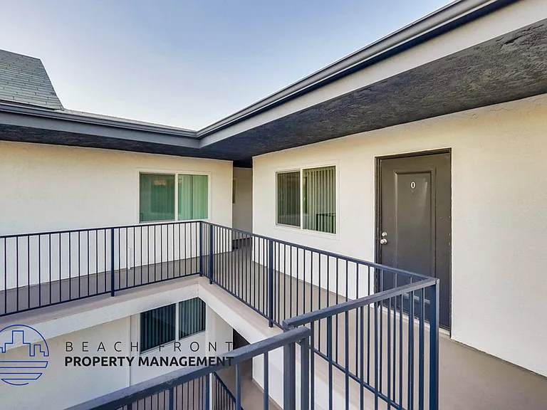 Newport Terrace Apartments — Photo 20