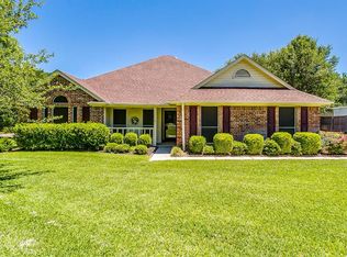 1640 Canyon Crk E, Azle, TX 76020