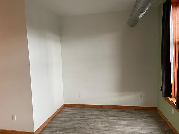 5th image of 117 N 2nd Ave