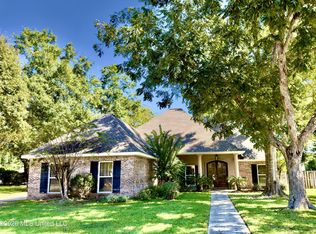 814 Canebreak Dr, Ocean Springs, MS 39564