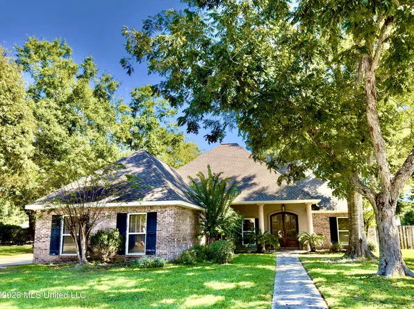 814 Canebreak Dr, Ocean Springs, MS 39564