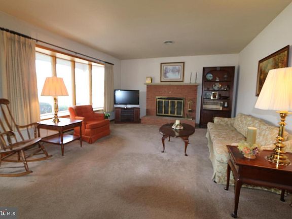 3rd image of 13815 Eden Dr