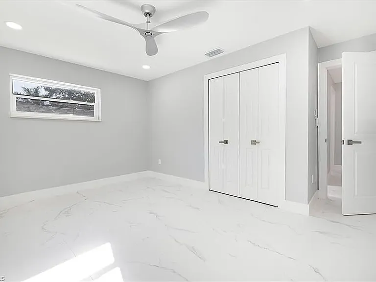 959 N Town And River Dr — Photo 28