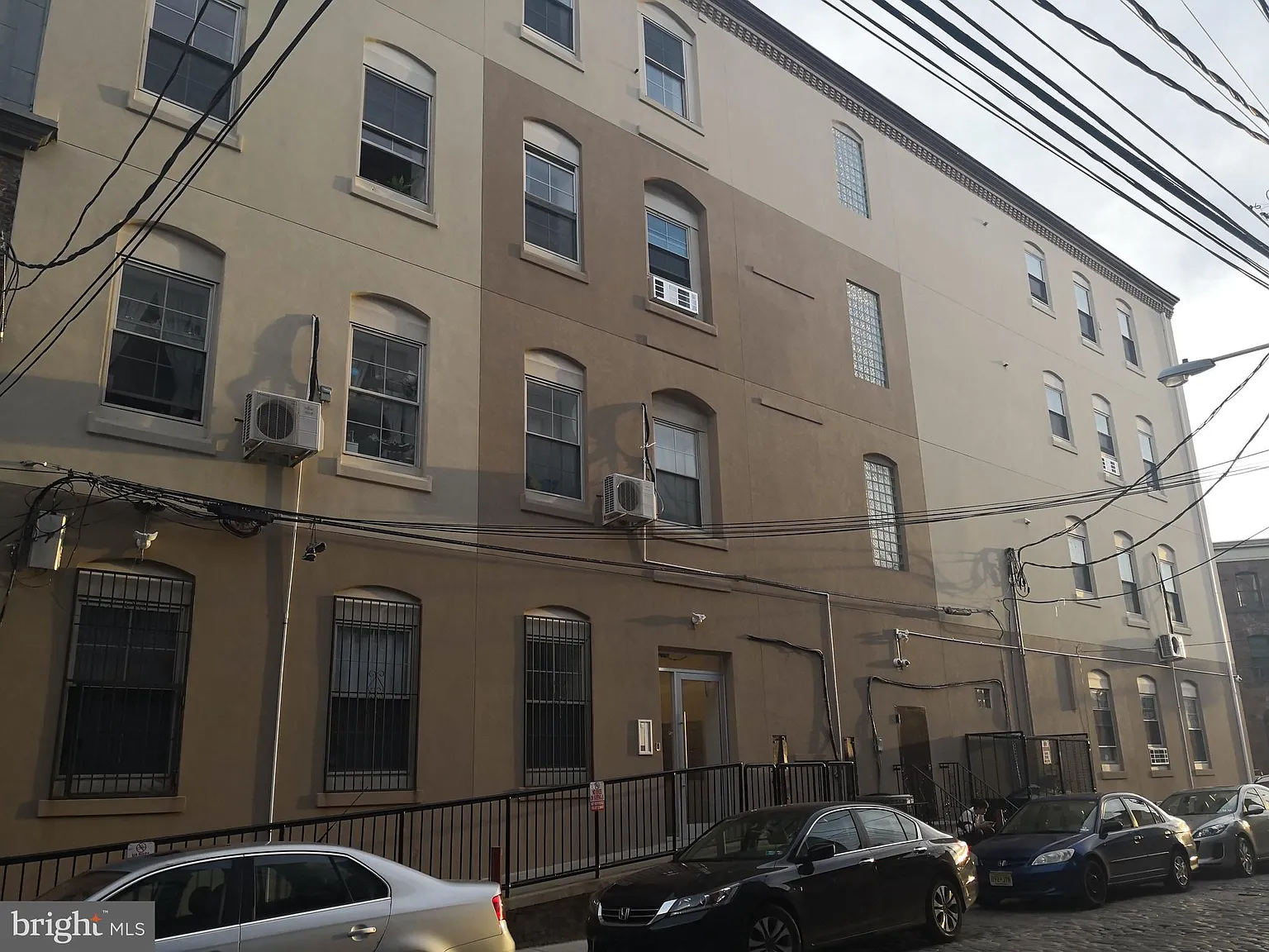 Studio, 13160 sqft, $1,300 — Photo 2