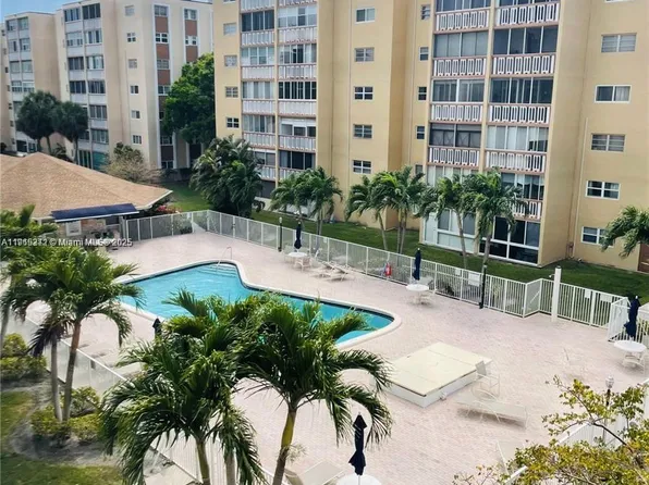 620 NE 12th Ave APT 406, Hallandale, FL 33009