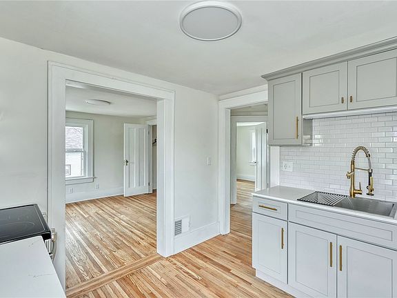 4th image of 1796 Long Pond Rd