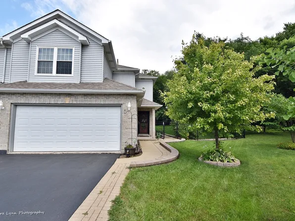 911B Fawn Ridge Ct, Yorkville, IL 60560