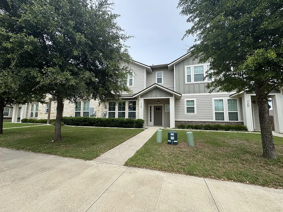 724 Westfield Blvd