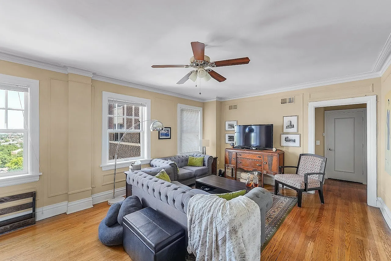 2 bed, 1100 sqft, $1,550 — Photo 3
