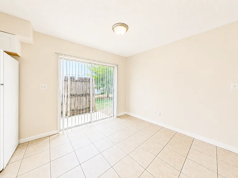 206 S Galena Ave — Photo 5