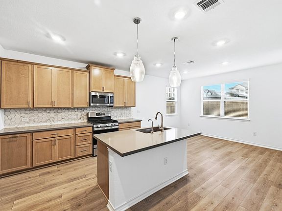 4th image of 2907 Tavern Dr