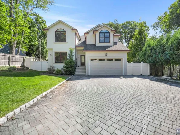 77 Legion Pl, Closter, NJ 07624