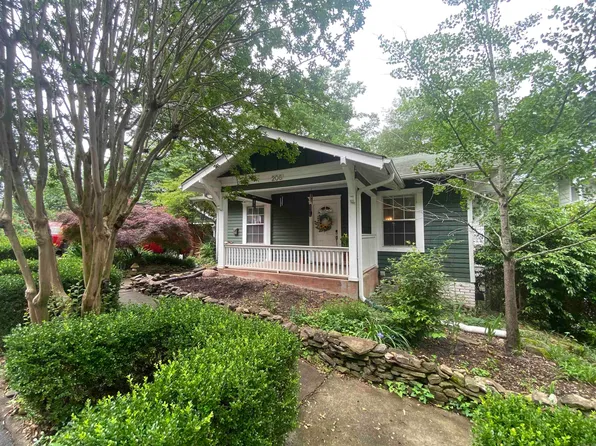 206 Fairfax Dr, Little Rock, AR 72205