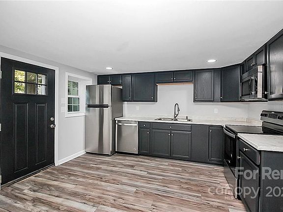 5th image of 1011 & 1/2 Rankin Ave