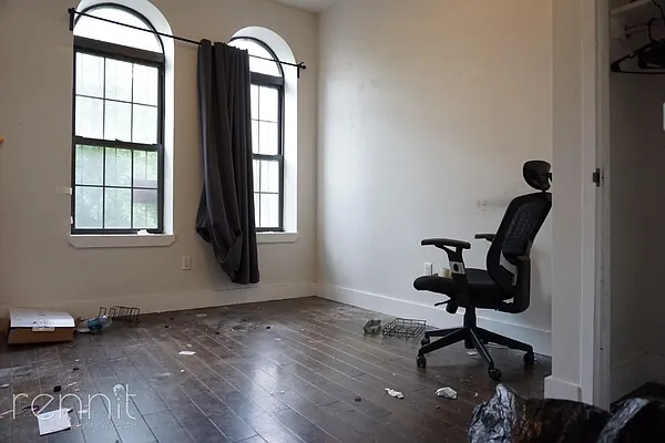 Rented by Rennit Inc. | media 21