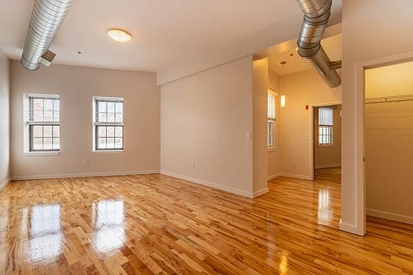1st image of 165 Washington St #1