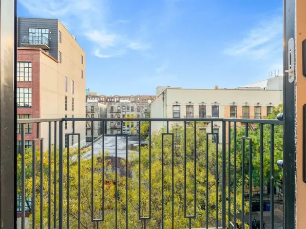 557 Saint John's Place image 6 of 10