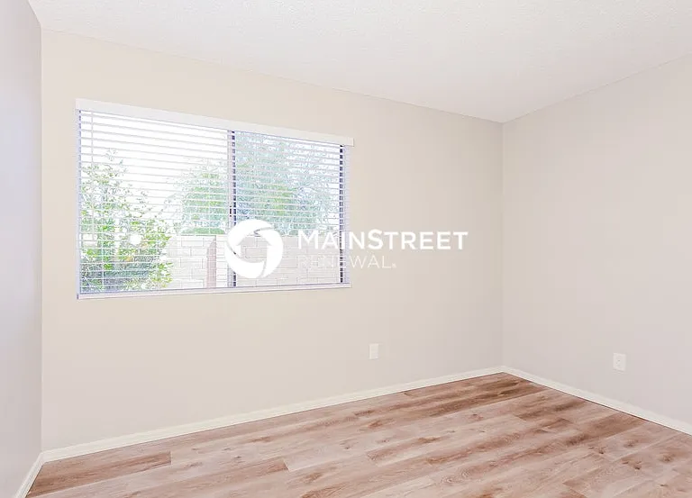 8729 W Athens St — Photo 13