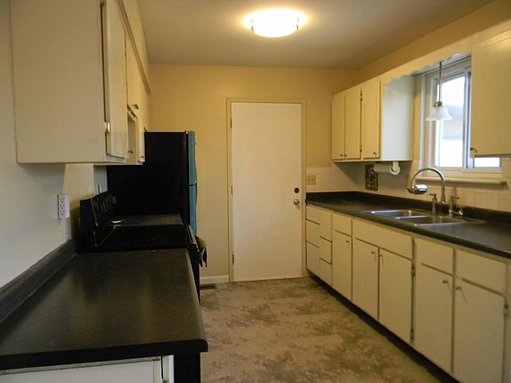 4th image of 7711 Walcott St