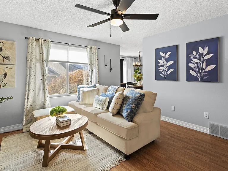 Hearthwood Ln — Photo 6