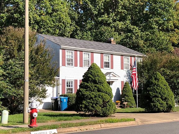 3rd image of 5121 Bradfield Dr