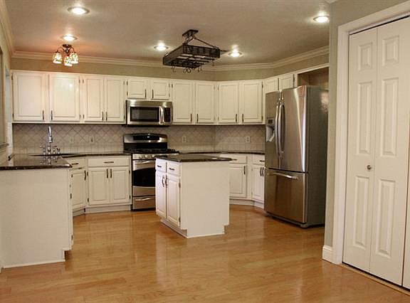 3rd image of 4506 Wescott Dr