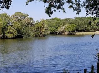 468 Riverside Dr, Palacios, TX 77465