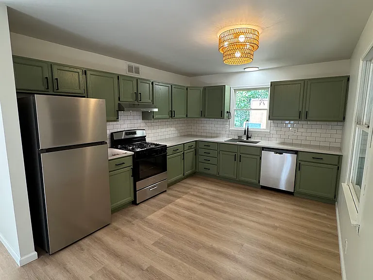 18066 Meyers Dr — Photo 1