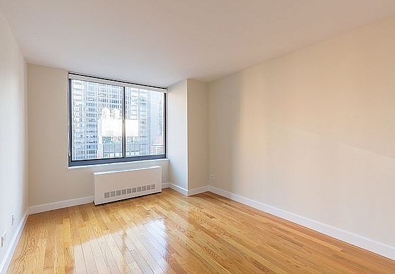 5th image of 235 W 48th St APT 42A