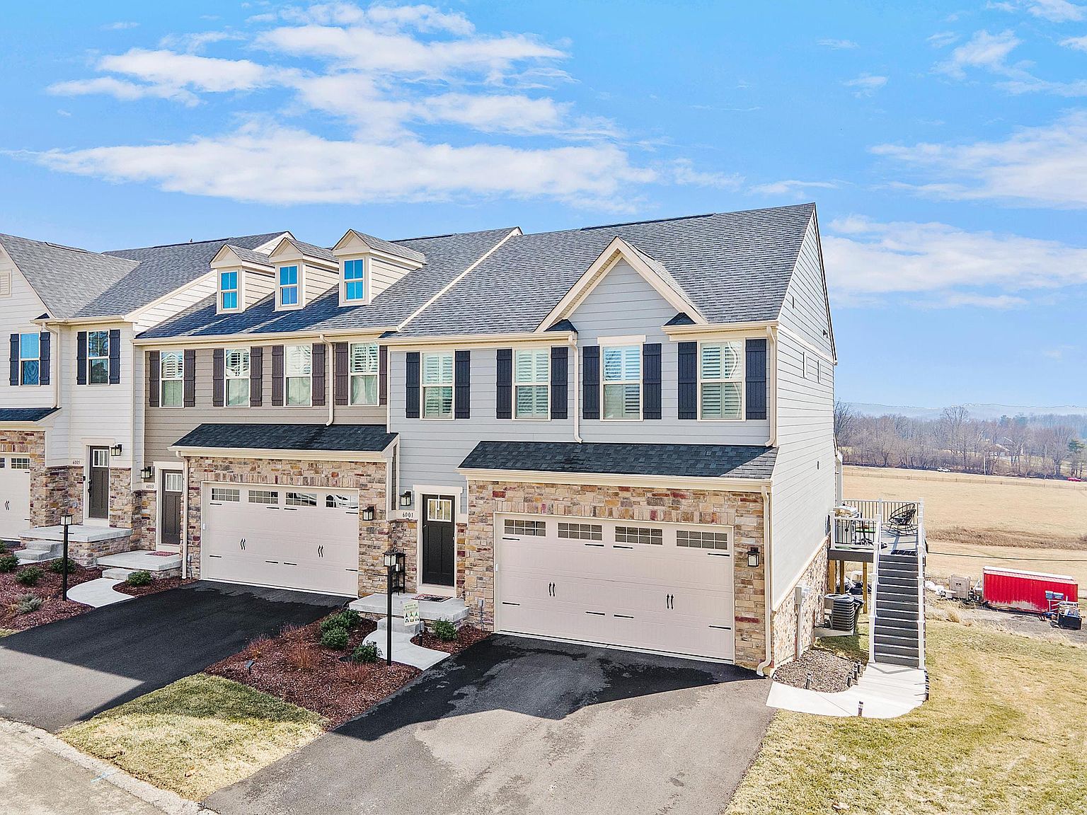 6001 Augusta Ln 6001, PA 15644 Zillow