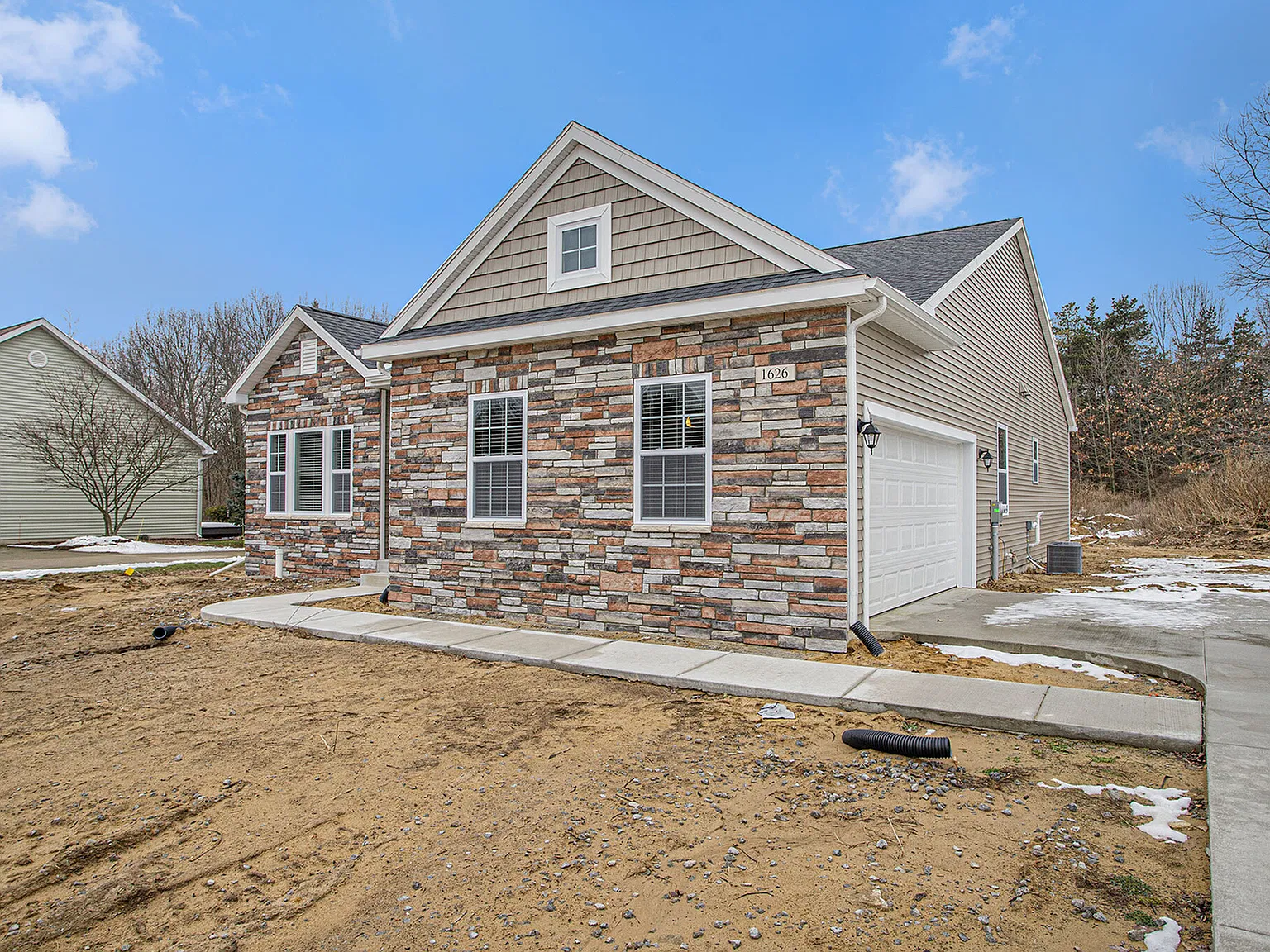 Benson Road Condominium — Photo 1