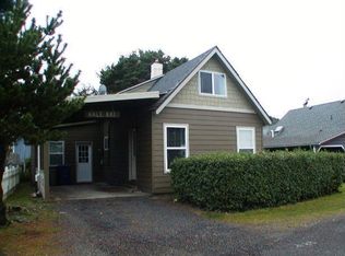 1938 NE 58th St, Lincoln City, OR 97367