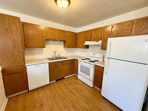 5th image of 511 Peterson Dr APT 3