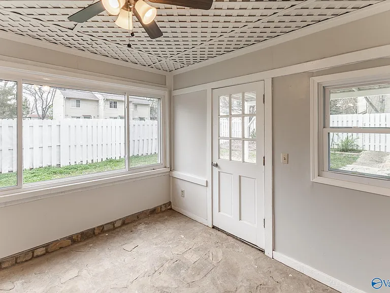 401 Hobbs Rd SE — Photo 24