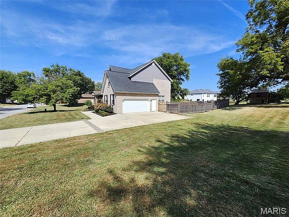 5th image of 17 Waterford Ln