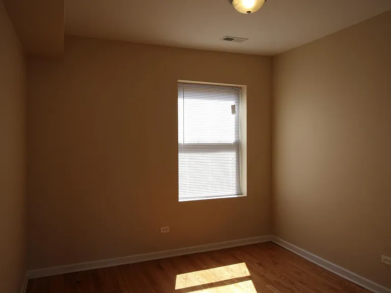 Large bedroom will fit Queen Bed comfortably