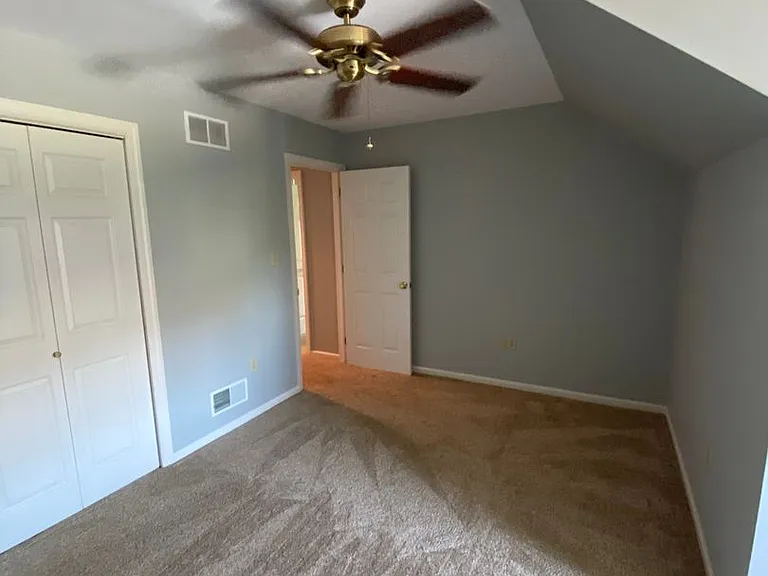 472 Hillside Dr — Photo 24