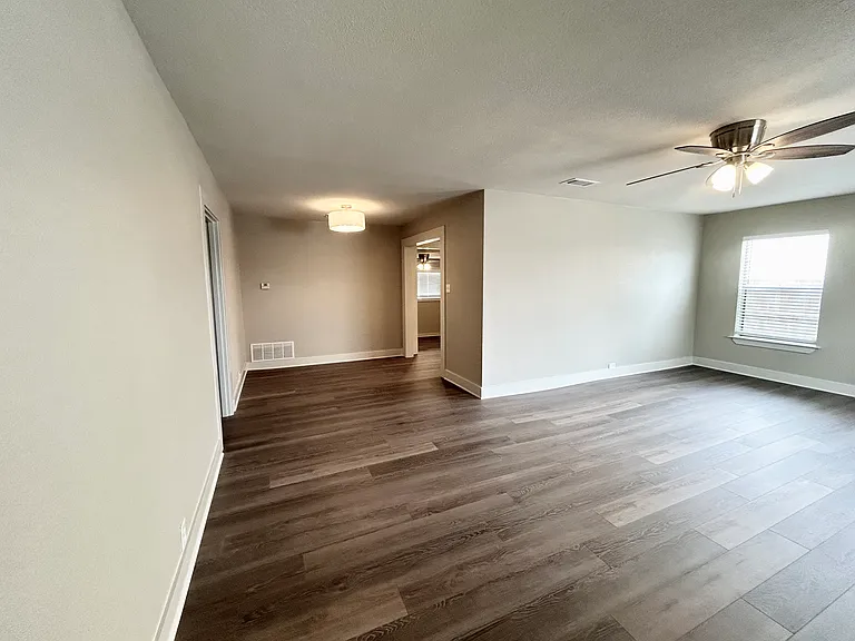 1606 N Travis St — Photo 7