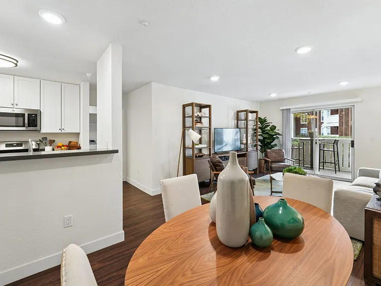 Pescadero Apartments — Photo 23